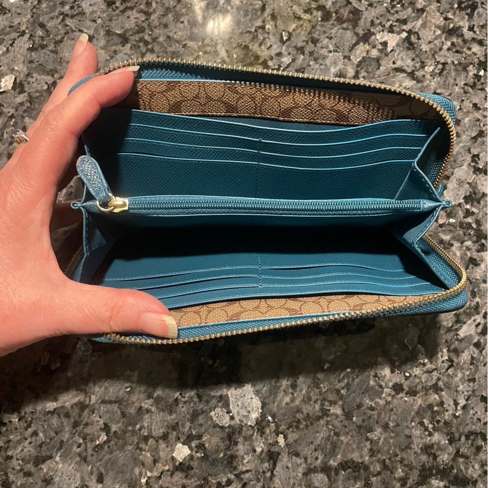 Coach Teal Blue Leather Long Wallet No callouts Like New - Picture 8 of 14